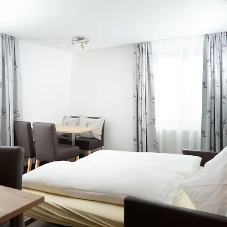 招待所 伊灵格霍夫膳食公寓 3*